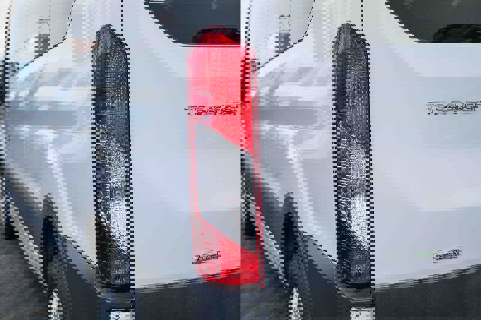 Used 2023 Ford Transit 350 XLT image 7