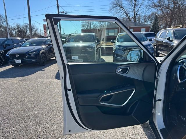 Used 2024 Kia Soul LX w/ Option Group 015 image 10