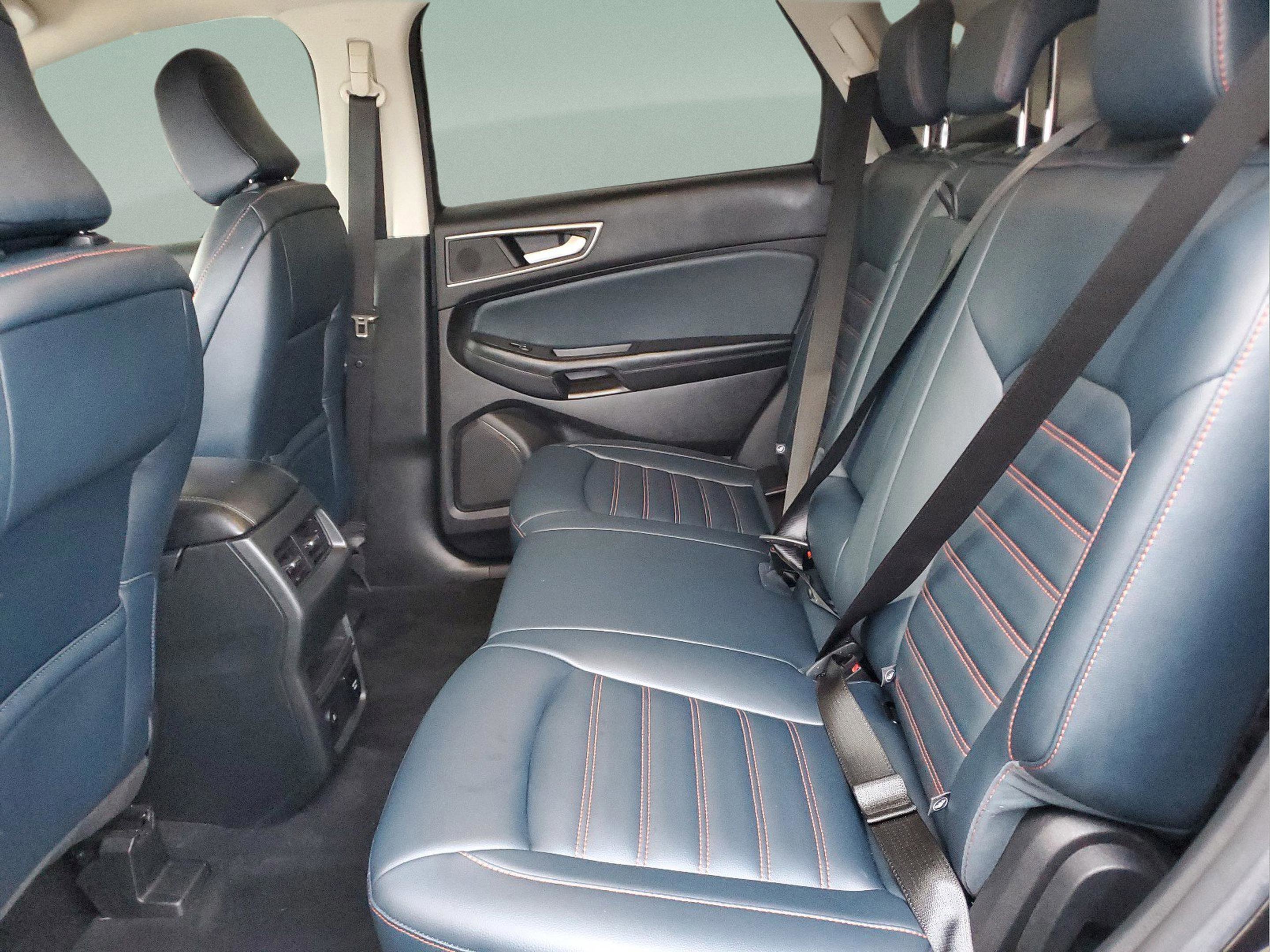 Used 2024 Ford Edge SEL w/ Sport Appearance Package image 11