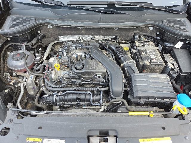 Used 2023 Volkswagen Taos SE w/ Panoramic Sunroof Package FWD image 29