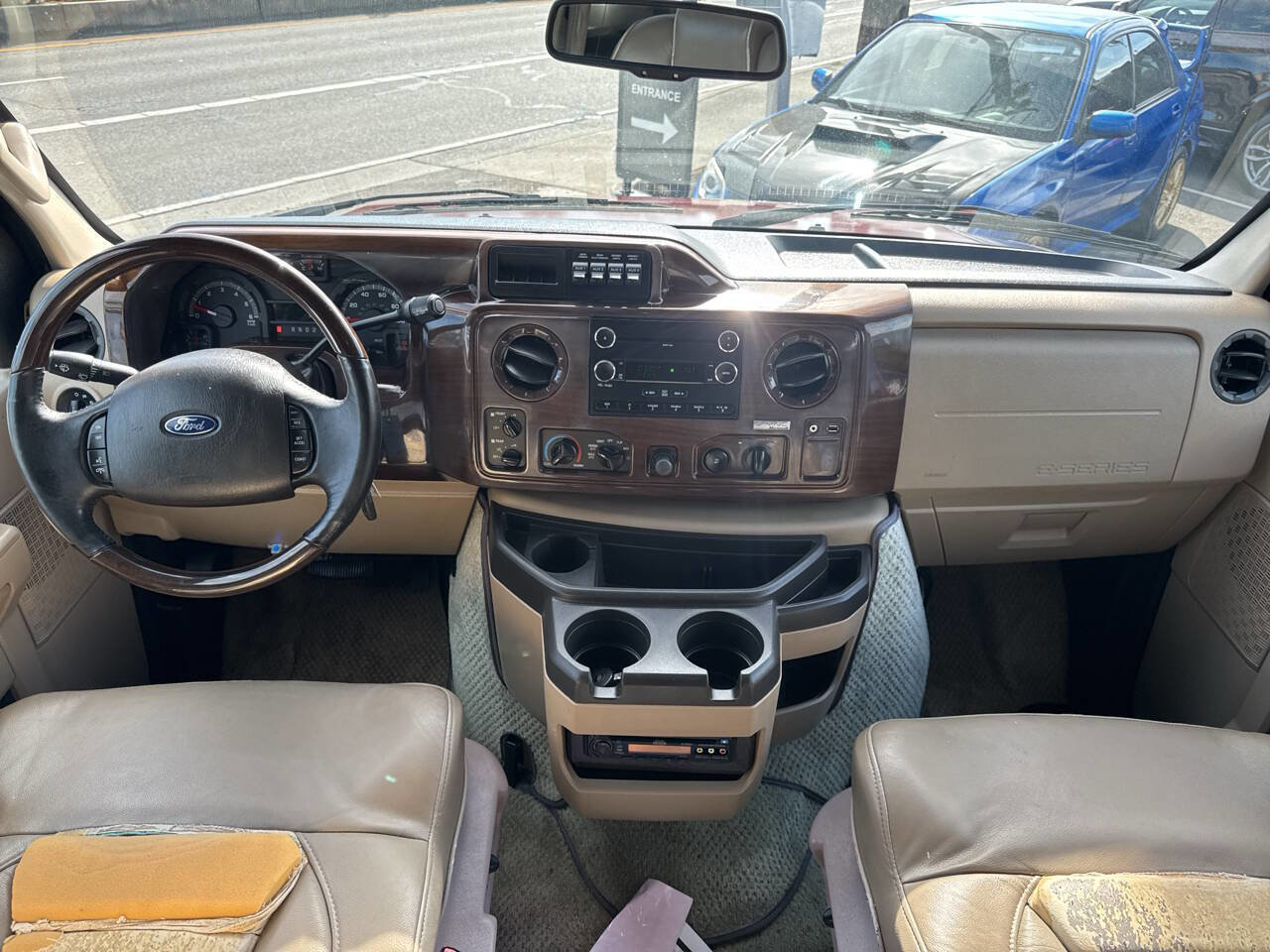 Used 2011 Ford E-150 and Econoline 150 w/ Premium Van Group image 26