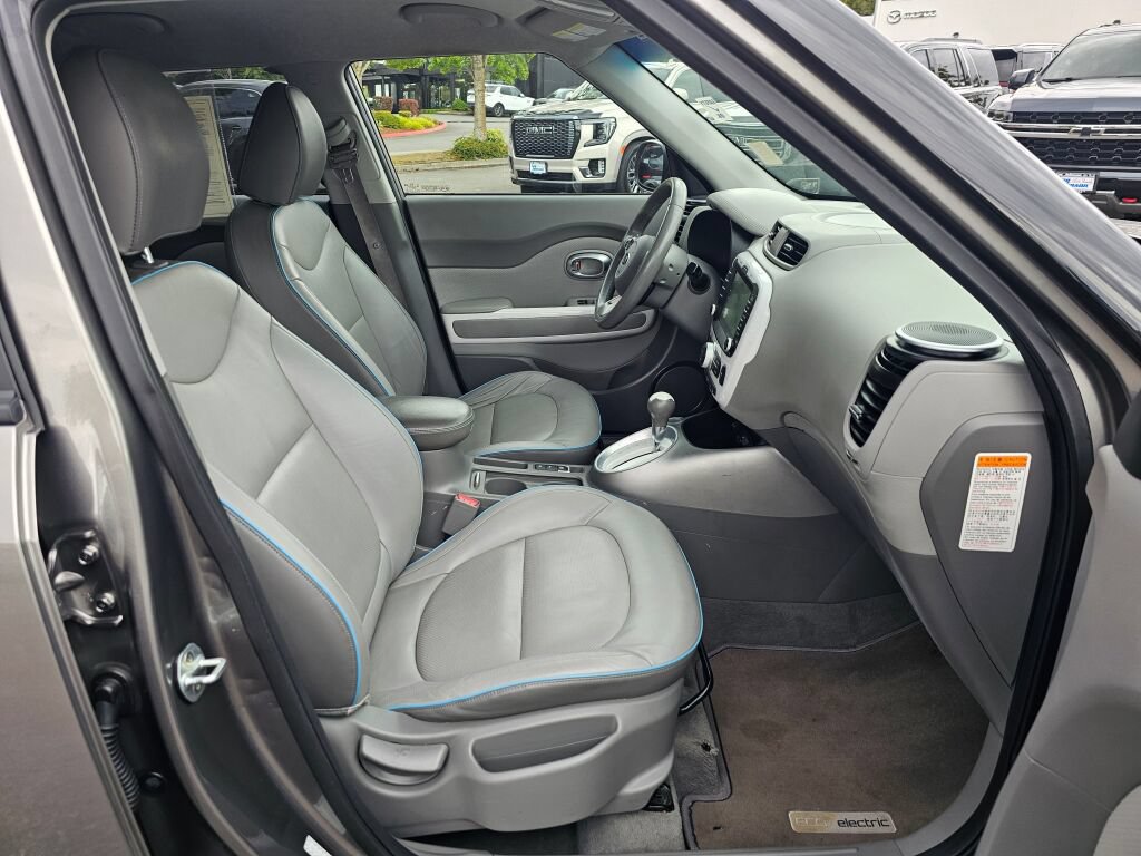 Used 2016 Kia Soul EV + w/ Paint Protection Film Package FWD image 27