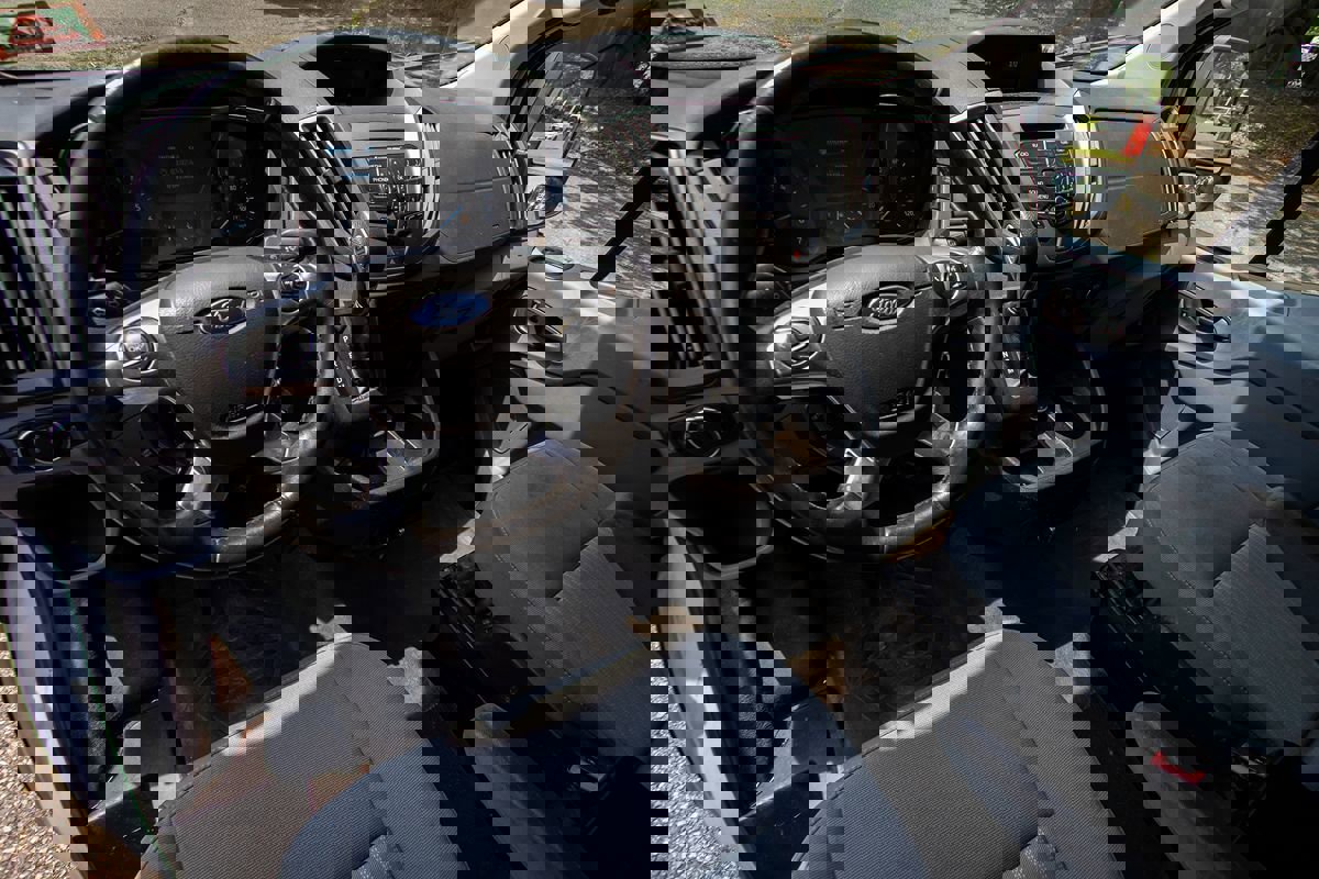 Used 2017 Ford Transit 250 130 Low Roof image 12