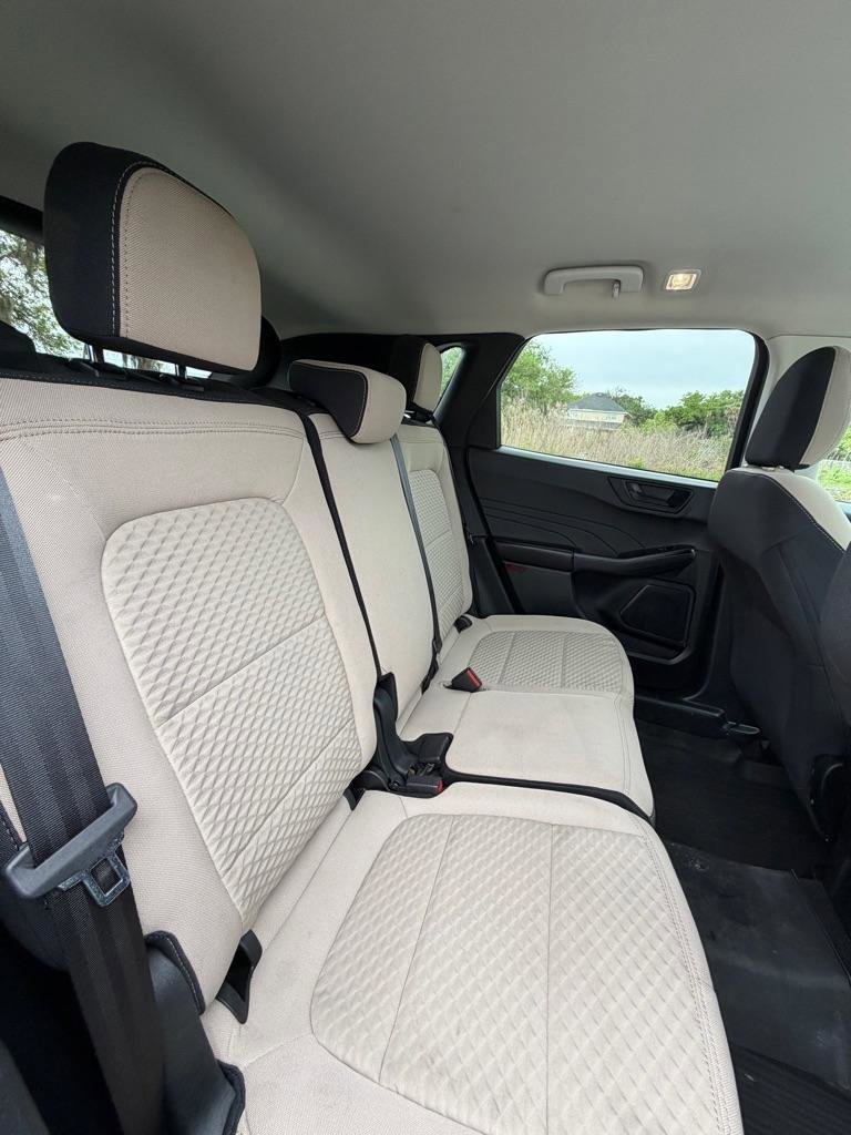 Used 2022 Ford Escape SE FWD image 16