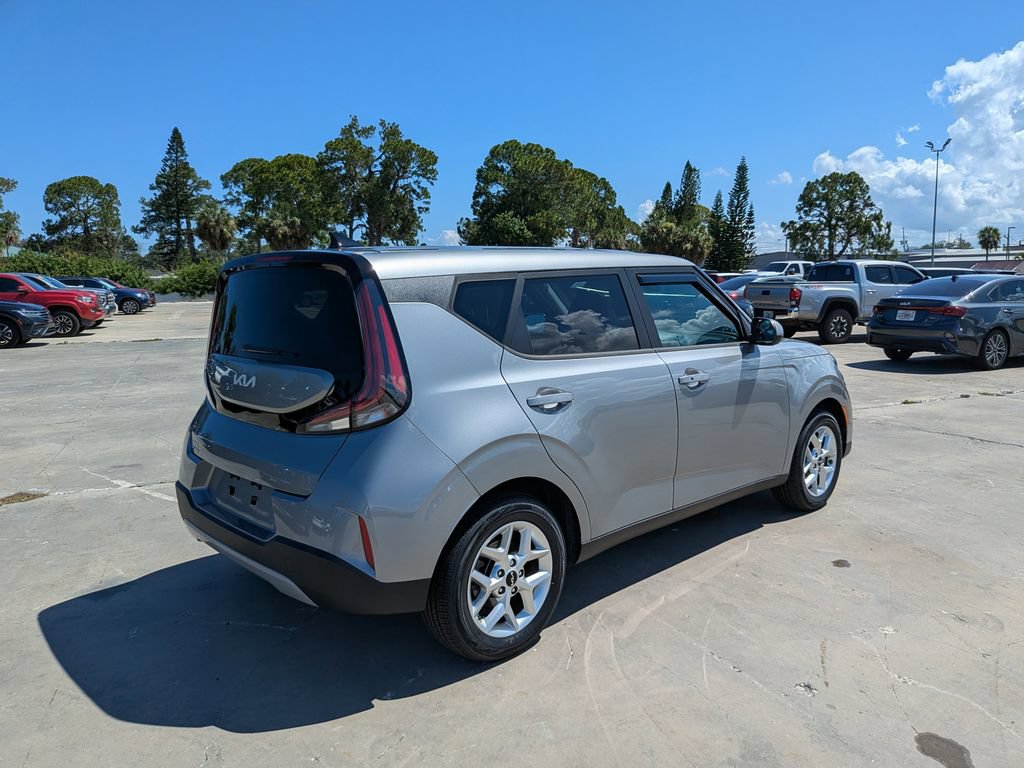 Certified 2023 Kia Soul S FWD image 8