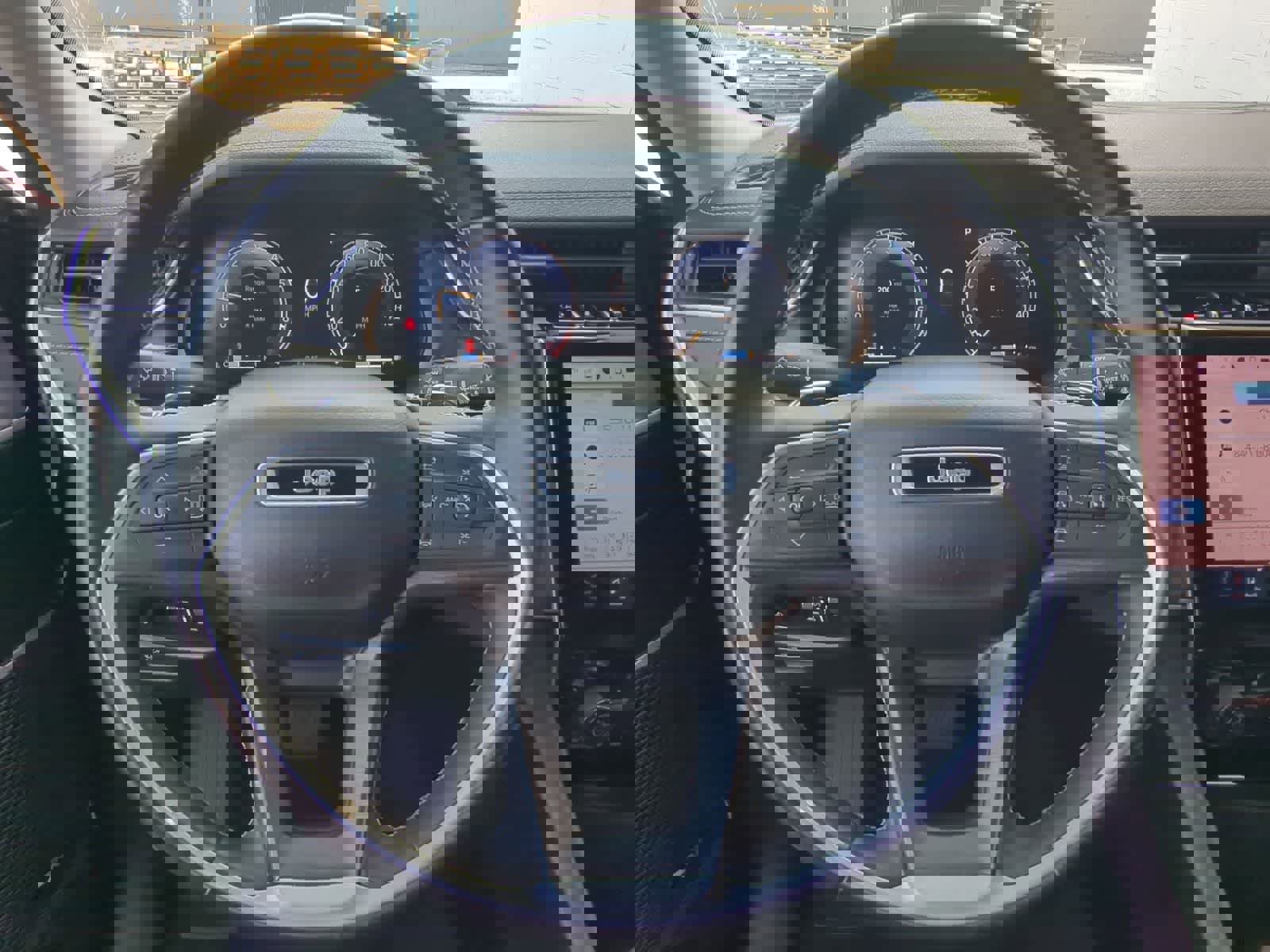 Used 2022 Jeep Grand Cherokee Limited image 22