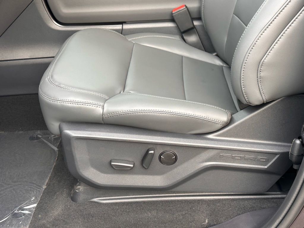 New 2026 Ford Expedition Active image 13