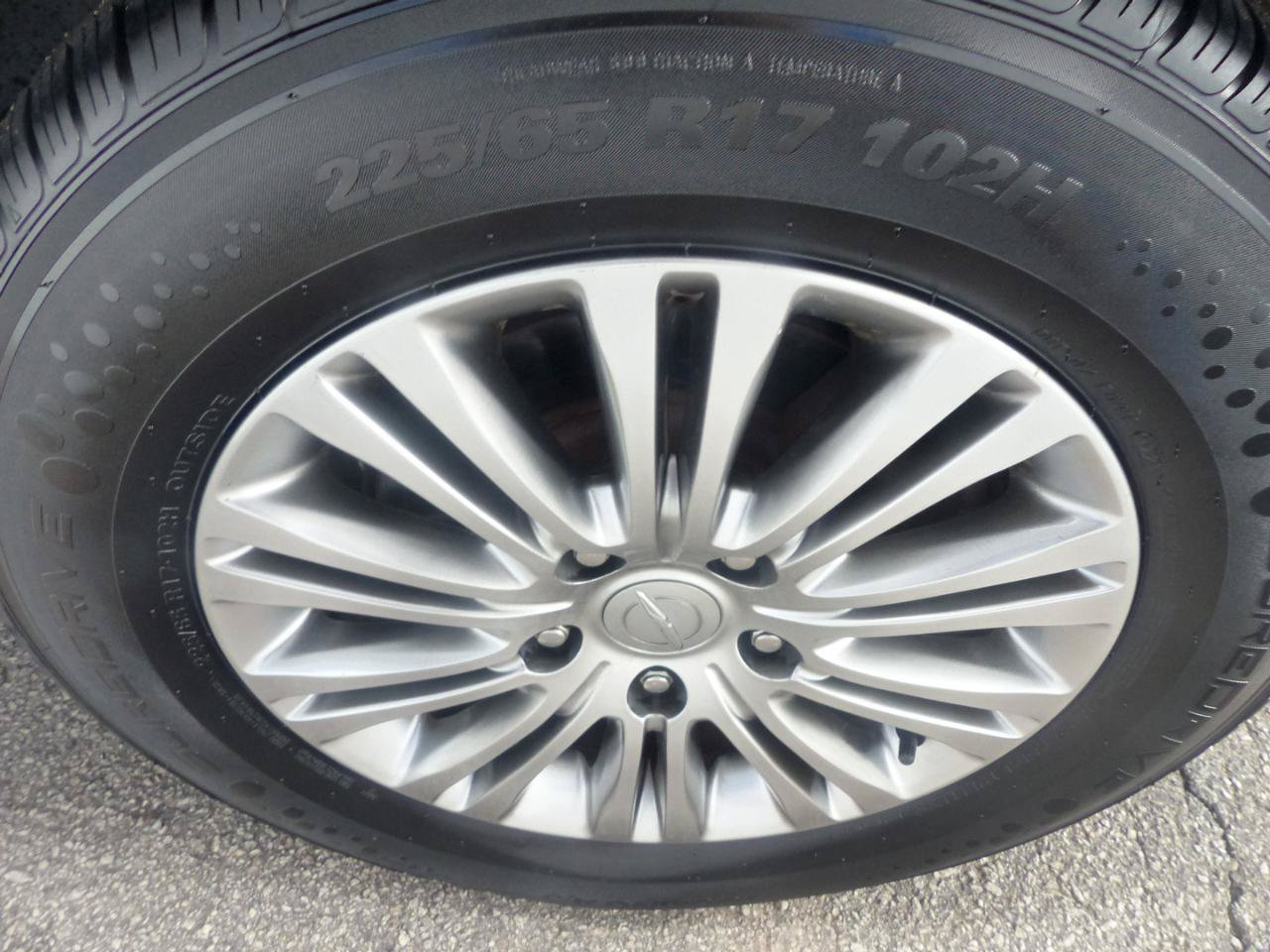 Used 2014 Chrysler Town & Country Touring-L w/ Driver Convenience Group FWD image 10