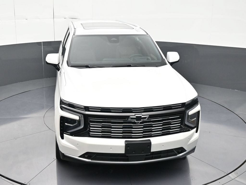 Used 2025 Chevrolet Suburban High Country AWD/4WD image 23