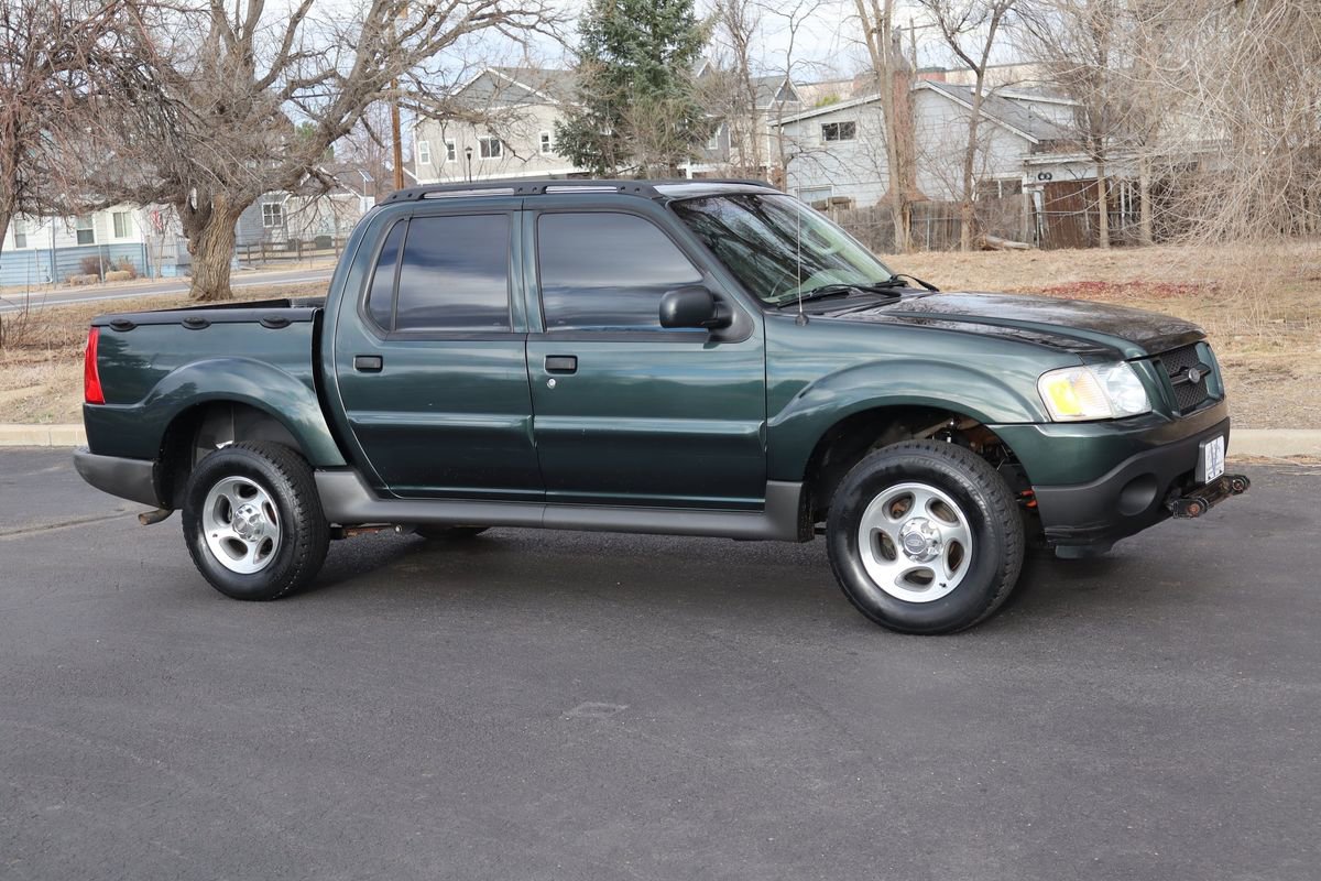 Used 2004 Ford Explorer Sport Trac XLS image 2
