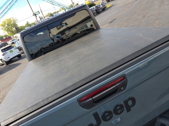 Used 2024 Jeep Gladiator Sport image 6