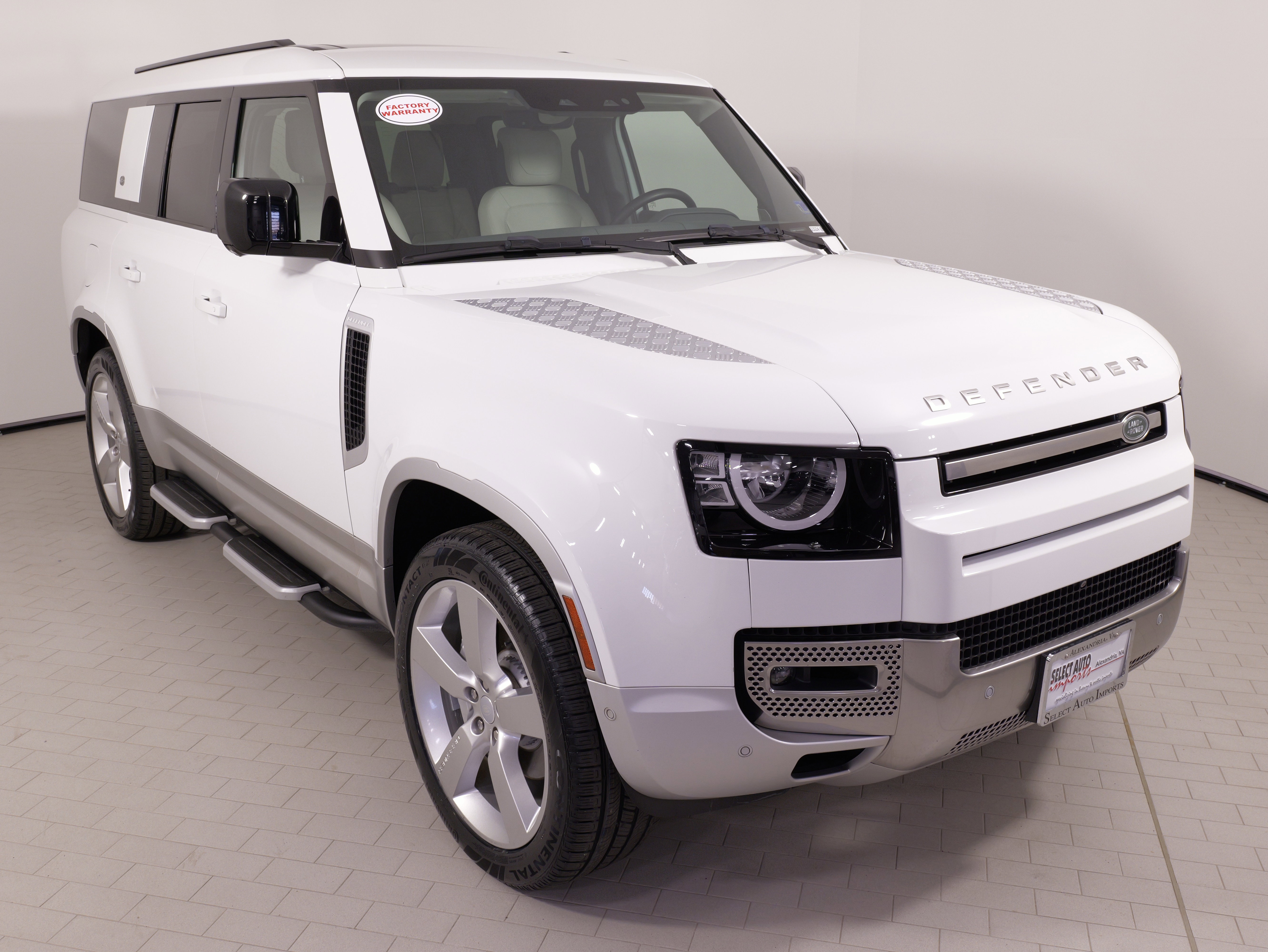 Used 2023 Land Rover Defender 130 S image 5