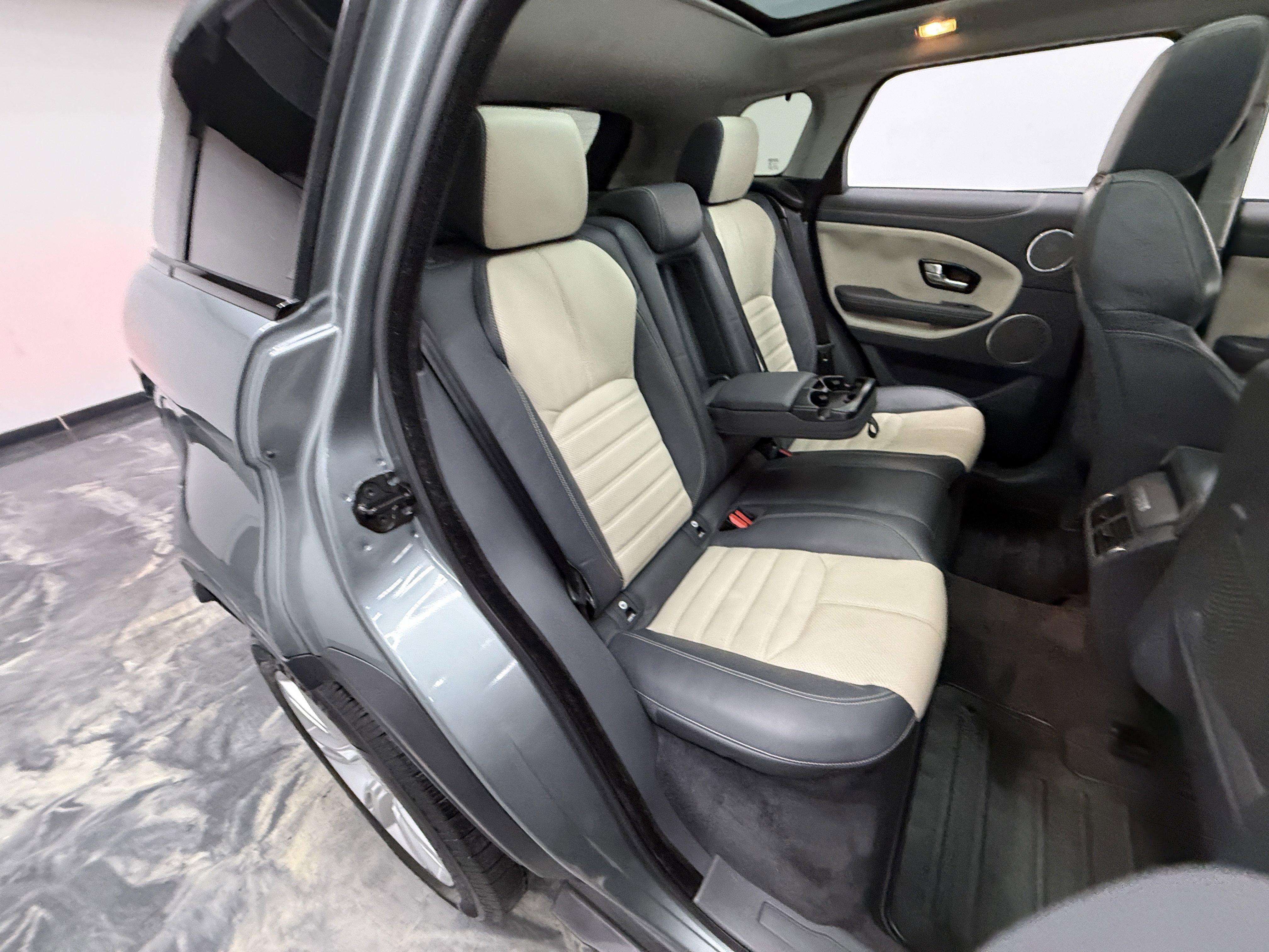 Used 2016 Land Rover Range Rover Evoque HSE Dynamic image 25