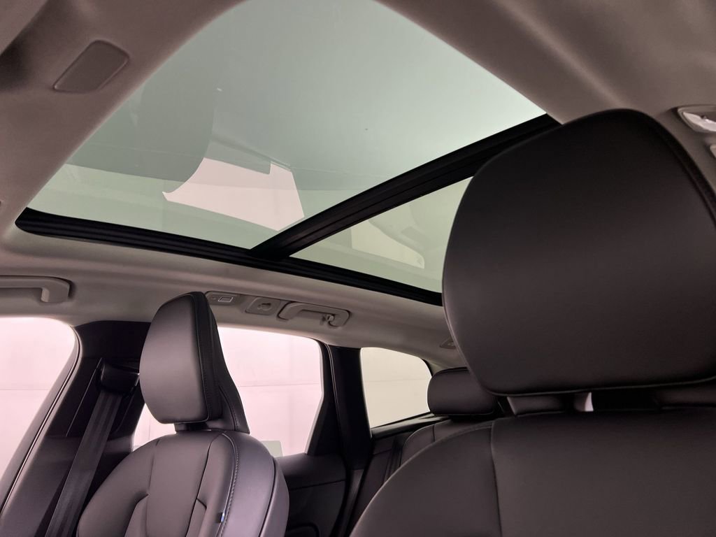 Certified 2025 Volvo XC60 B5 Core w/ Climate Package image 16