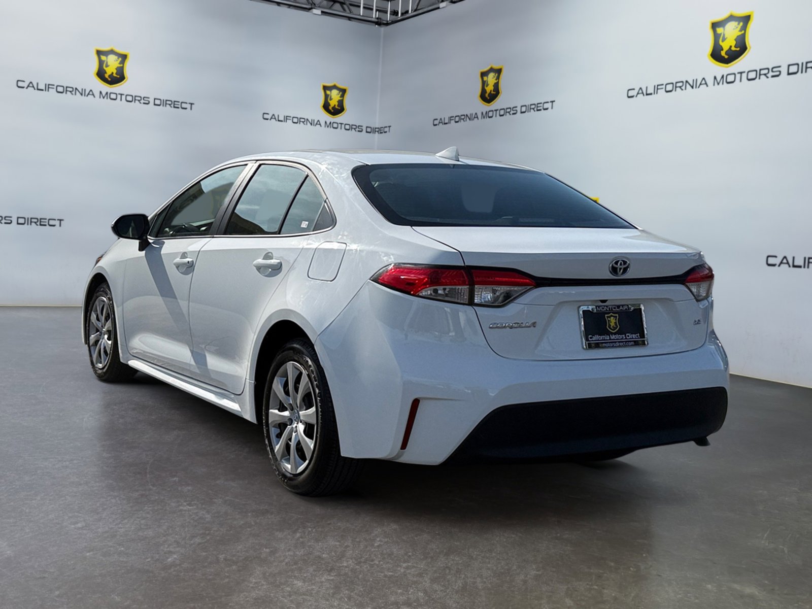 Used 2025 Toyota Corolla LE image 3