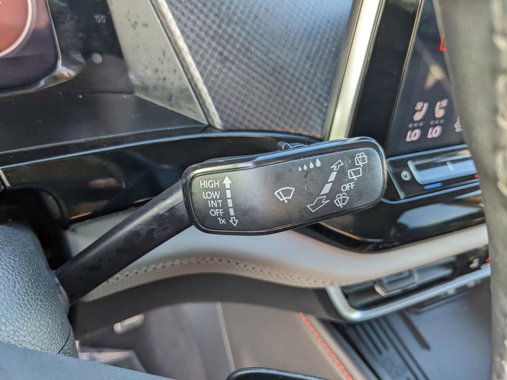 Certified 2025 Volkswagen Atlas Peak Edition SE AWD/4WD image 31