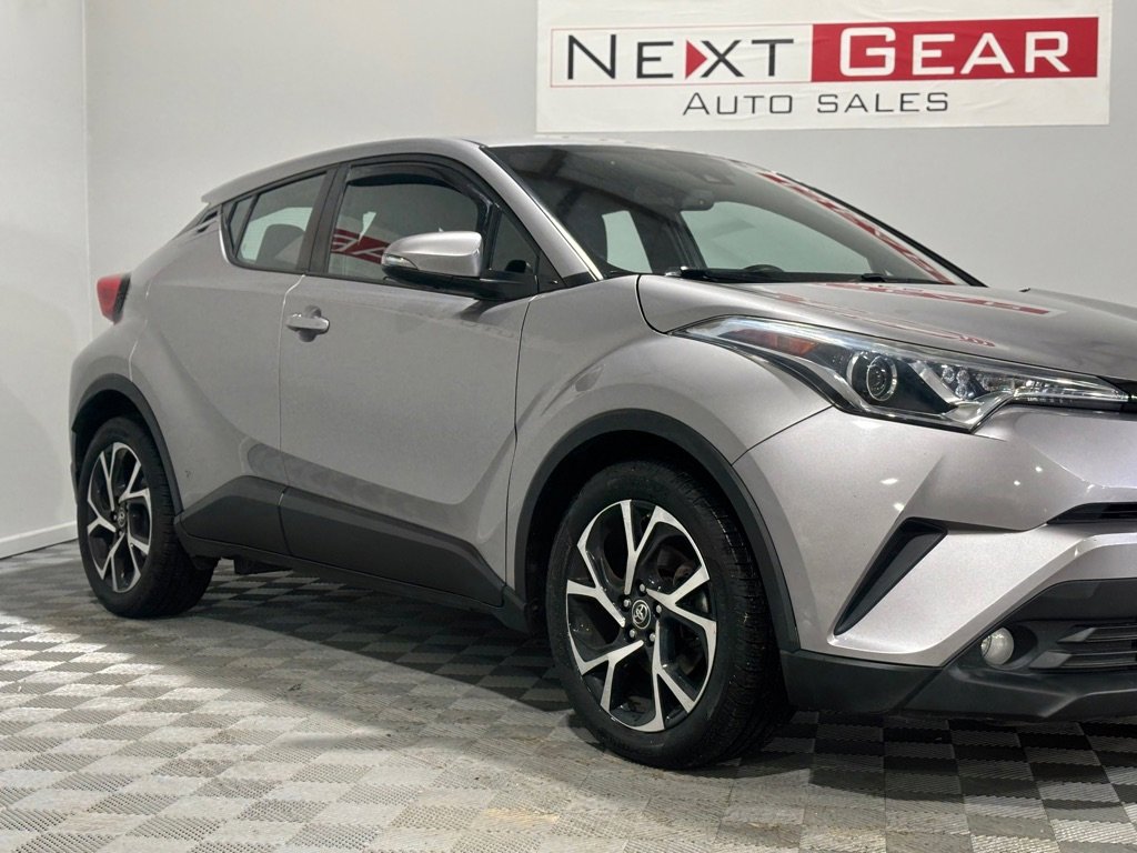 Used 2018 Toyota C-HR XLE image 2