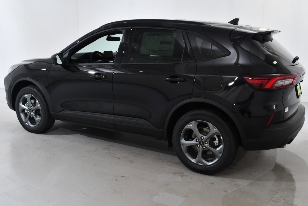 New 2025 Ford Escape ST-Line w/ Cold Weather Package image 3