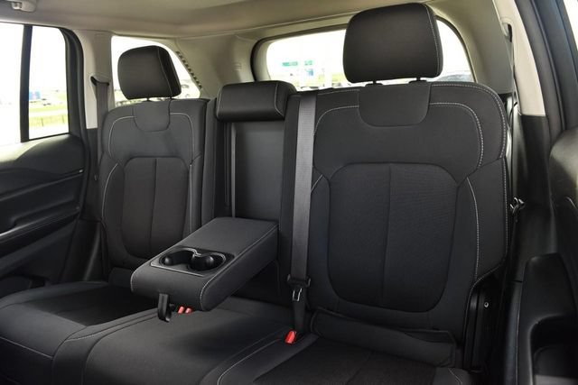 Used 2024 Jeep Grand Cherokee Laredo AWD/4WD image 21