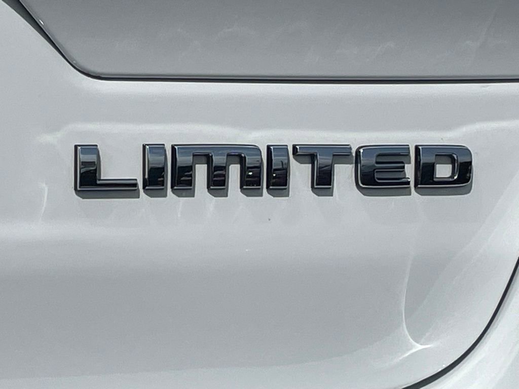 Used 2023 Jeep Grand Cherokee Limited image 20