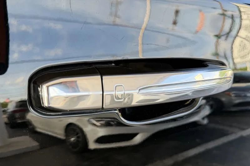 Used 2015 Cadillac Escalade Premium AWD/4WD image 11