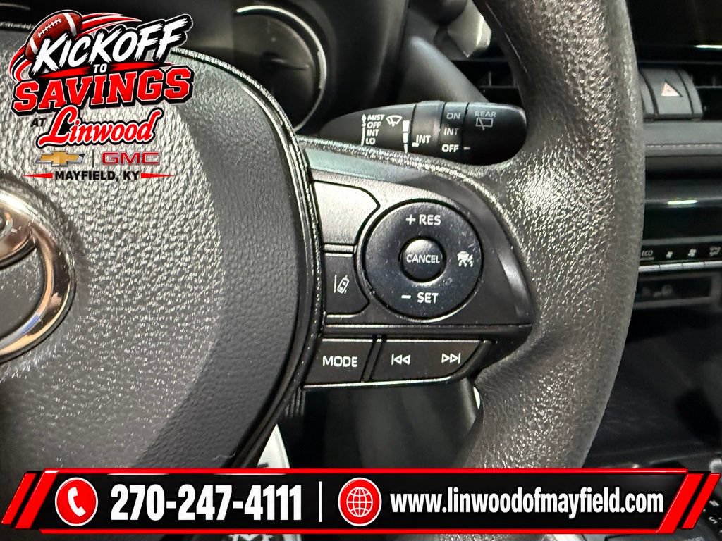 Used 2025 Toyota RAV4 XLE FWD image 18