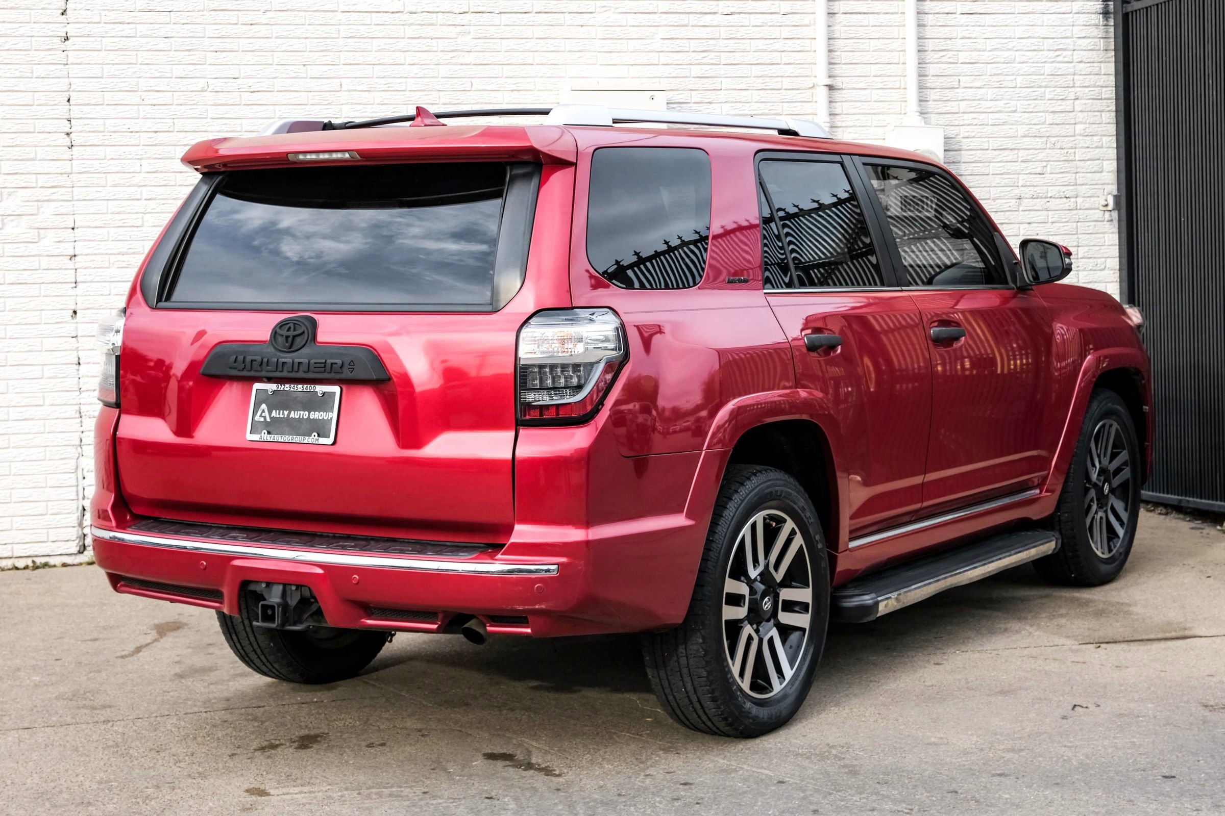 Used 2014 Toyota 4Runner Limited image 8