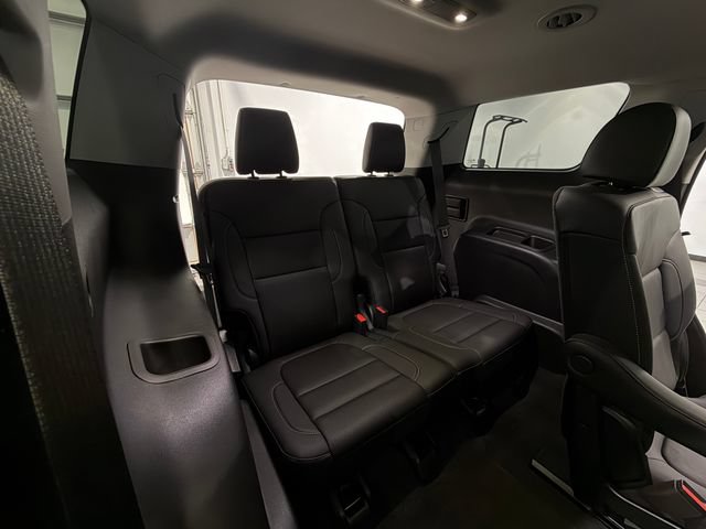 Used 2023 GMC Acadia SLT FWD image 15