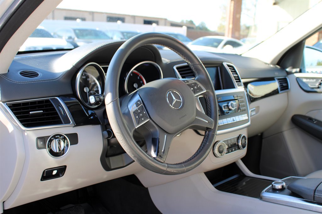 Used 2015 Mercedes-Benz GL 320 BlueTEC 4MATIC image 17