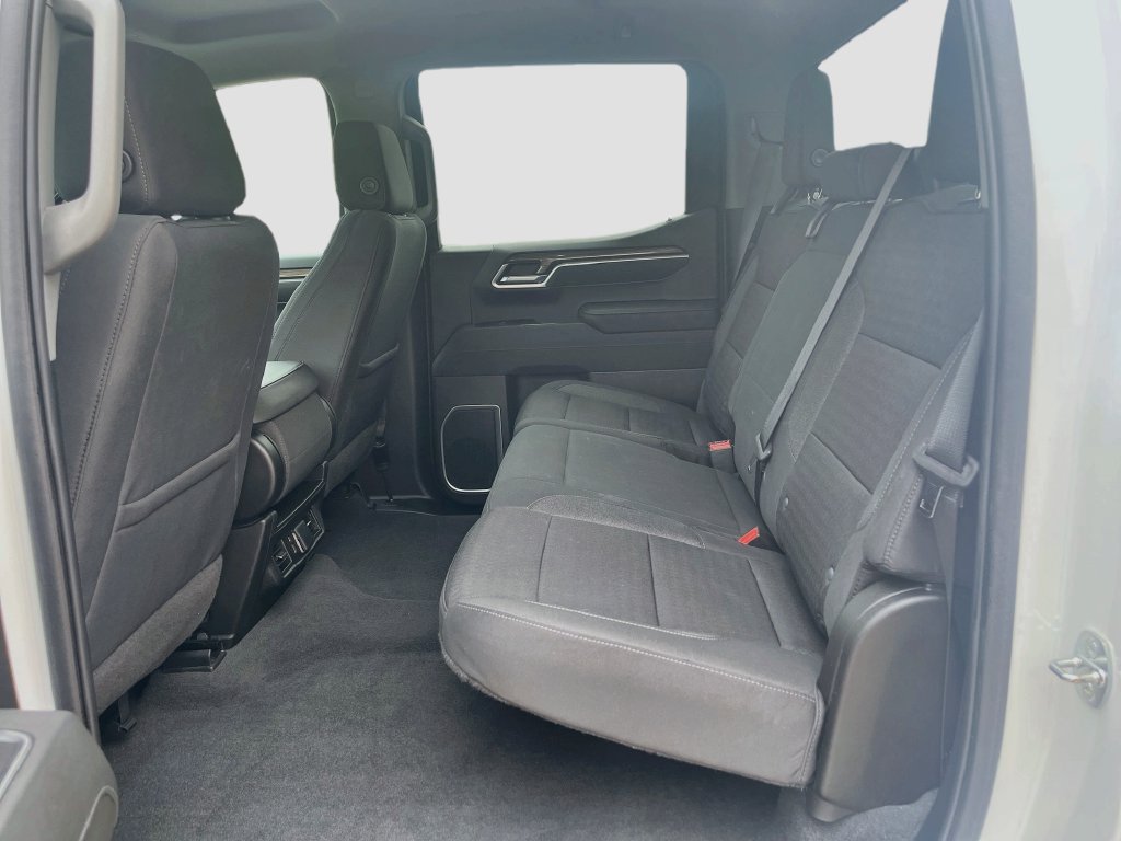 Used 2022 Chevrolet Silverado 1500 LT AWD/4WD image 25