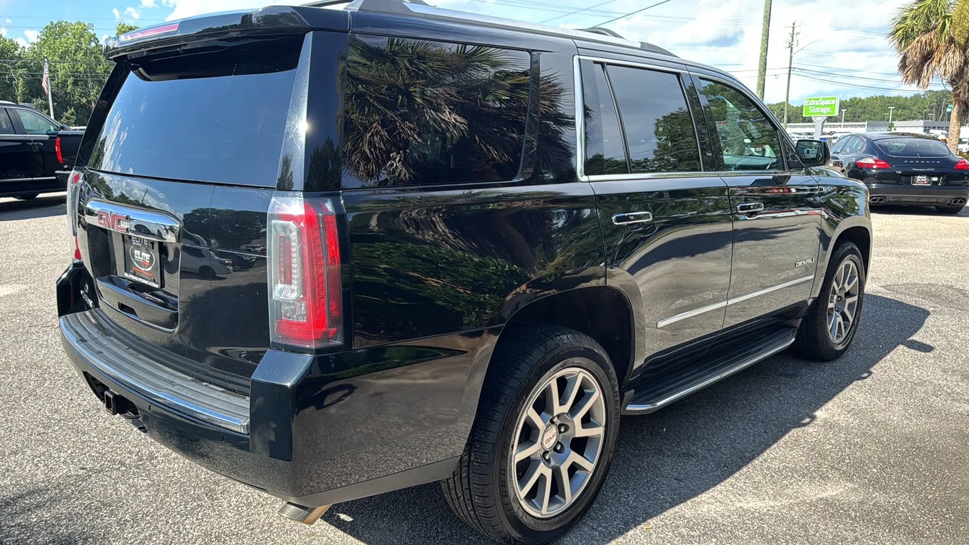 Used 2016 GMC Yukon Denali w/ Open Road Package AWD/4WD image 5
