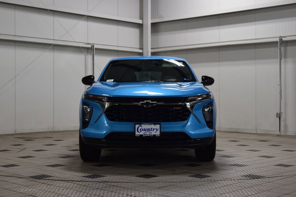 New 2026 Chevrolet Trax RS w/ Sunroof Package FWD image 2