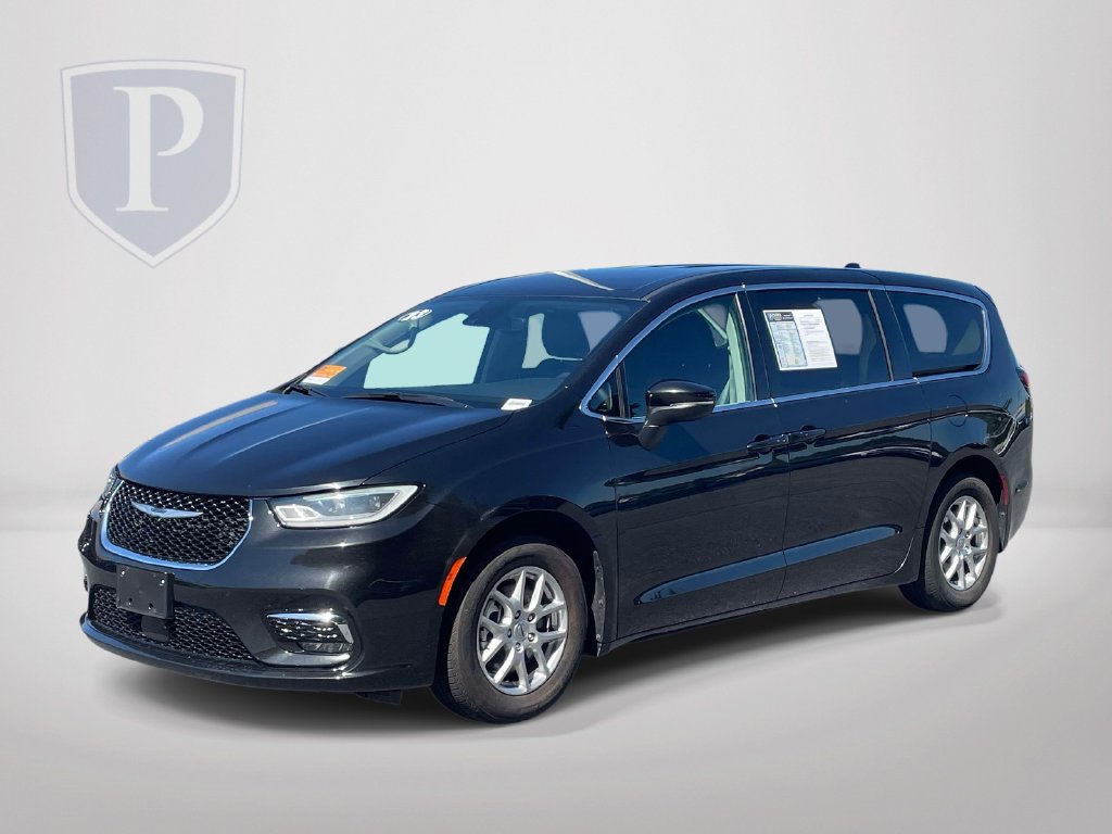 Certified 2023 Chrysler Pacifica Touring-L FWD image 4