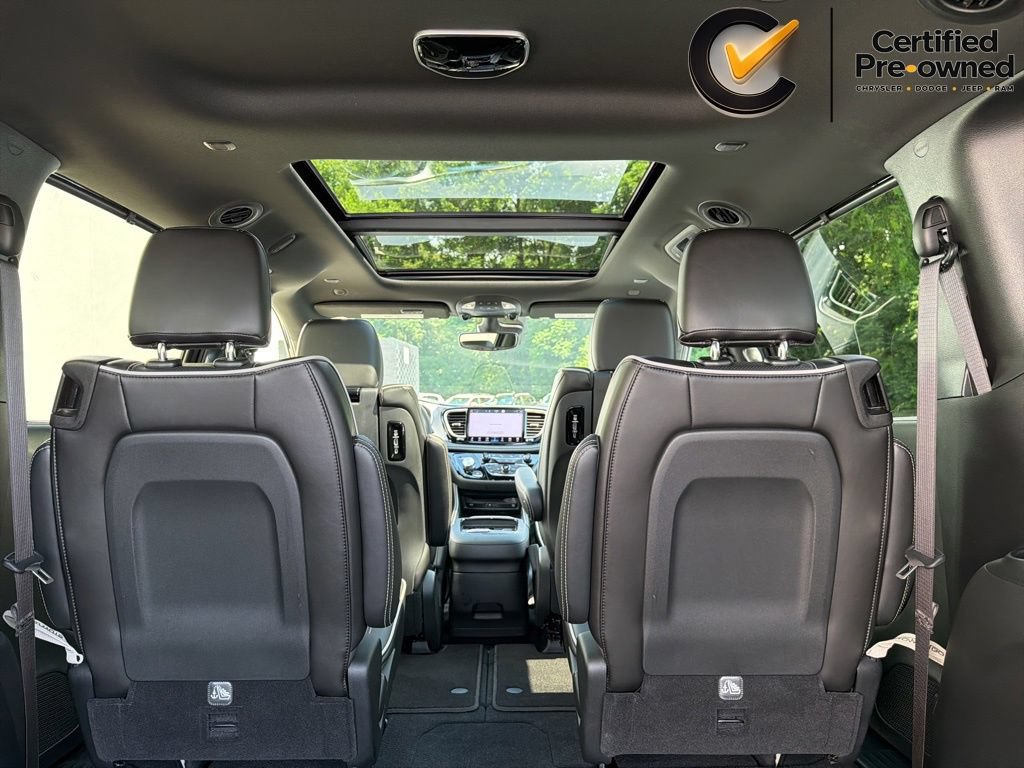 Certified 2023 Chrysler Pacifica Limited w/ Uconnect Theater Family Group AWD/4WD image 26