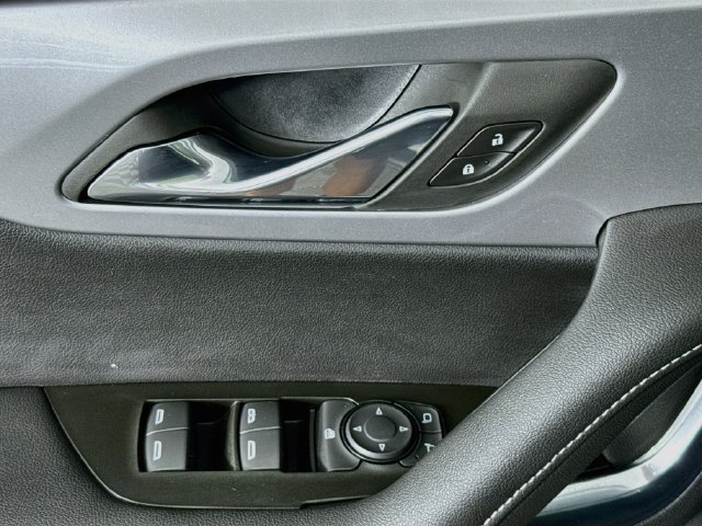Used 2026 Chevrolet Blazer LT FWD image 21