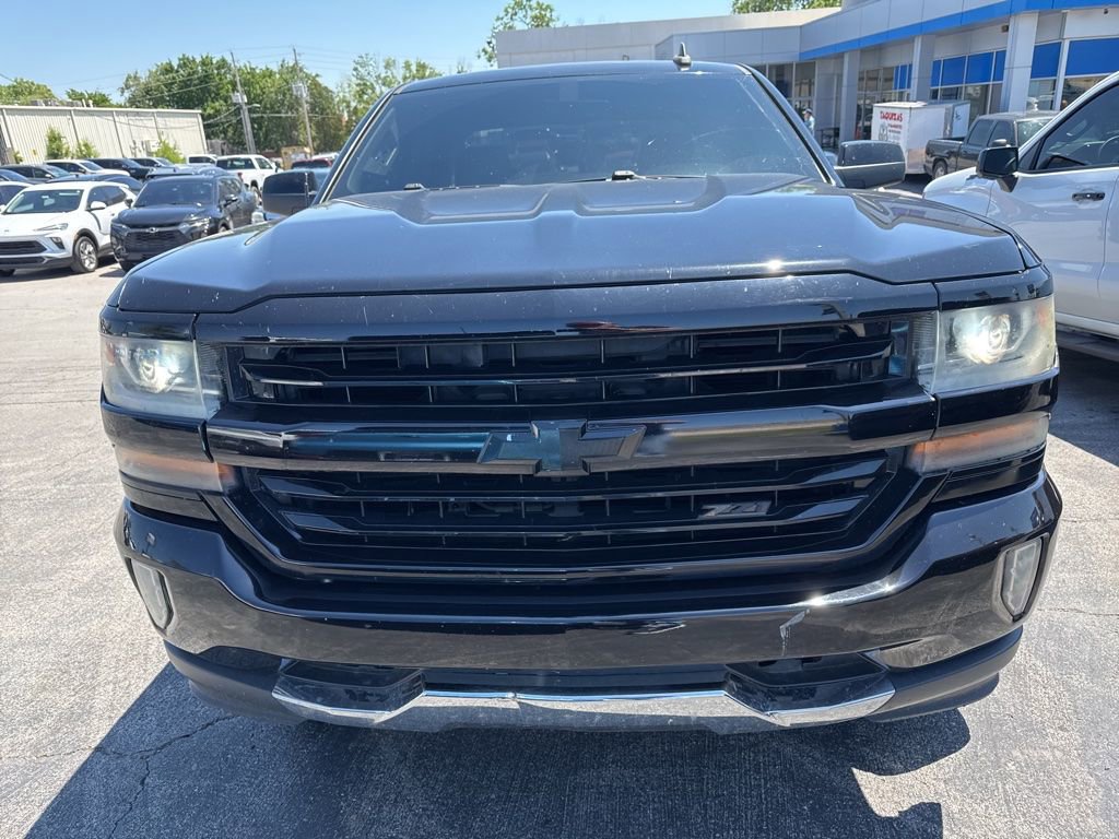 Used 2017 Chevrolet Silverado 1500 LT w/ LPO, Black Pack AWD/4WD image 7
