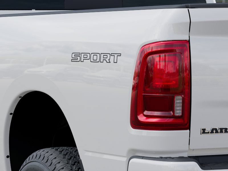 New 2026 RAM 2500 Laramie AWD/4WD image 10