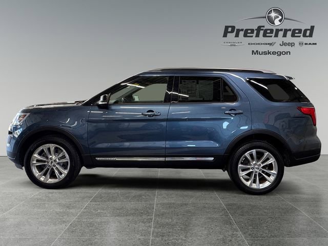Used 2018 Ford Explorer XLT w/ Equipment Group 202A AWD/4WD image 9
