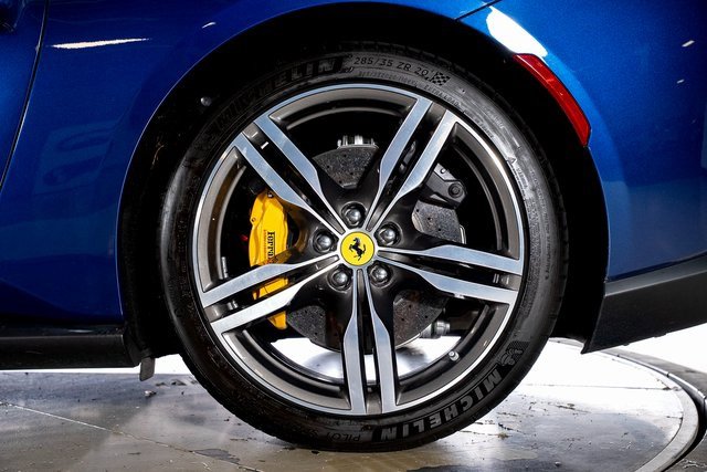 Used 2019 Ferrari Portofino image 18