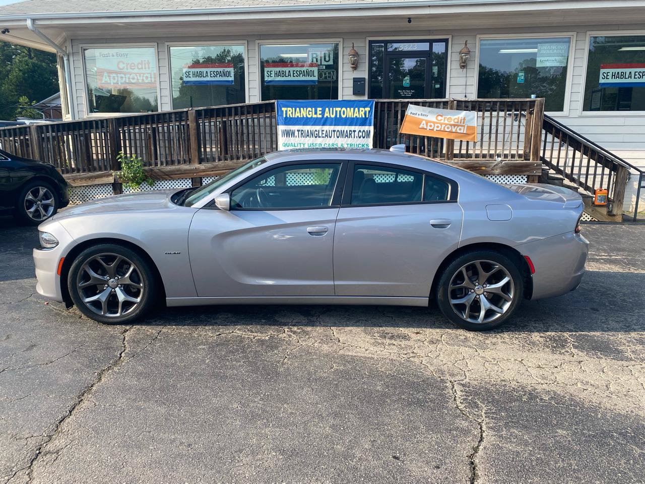 Used 2015 Dodge Charger R/T w/ Plus Group RWD image 4