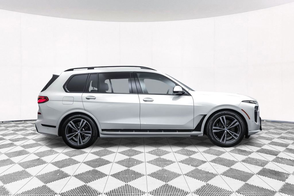Used 2023 BMW X7 xDrive40i w/ M Sport Package image 41