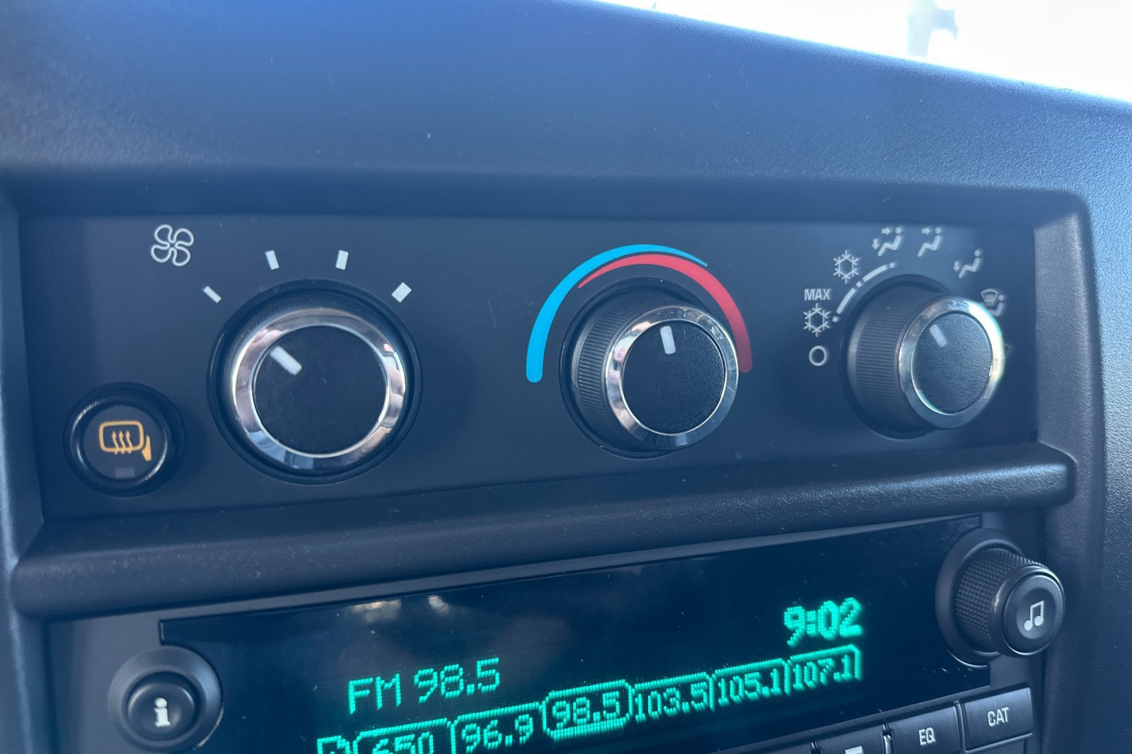 Used 2025 Chevrolet Express 2500 w/ Driver Convenience Package RWD image 25