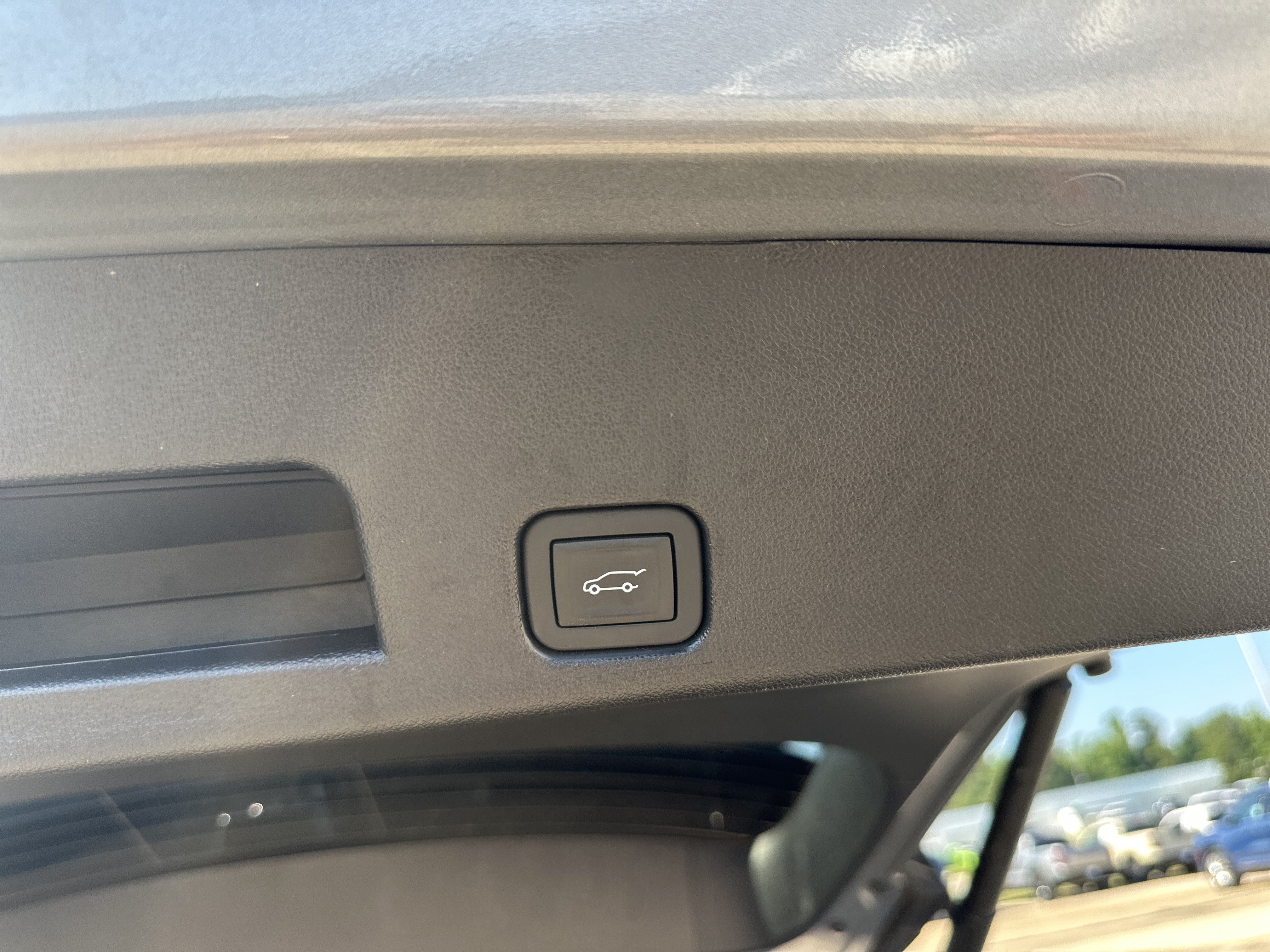 Certified 2026 GMC Acadia Denali Ultimate w/ LPO, All-Weather Package AWD/4WD image 21
