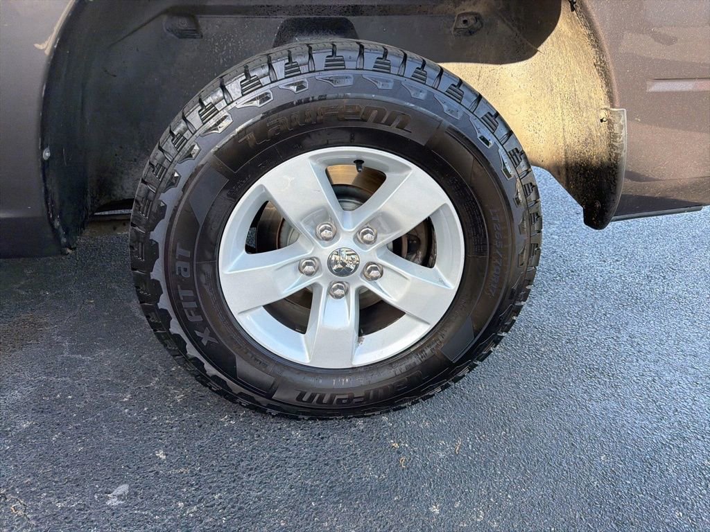 Used 2018 RAM 1500 Classic SLT image 29