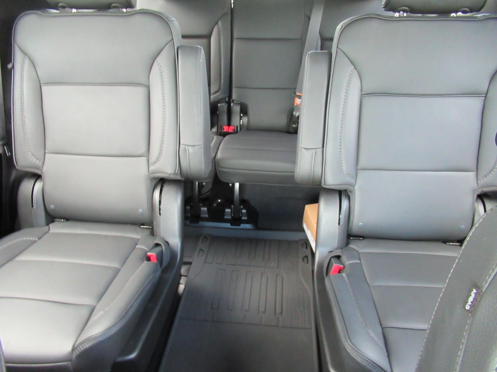 Used 2024 GMC Yukon Denali w/ Denali Reserve Package AWD/4WD image 24