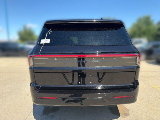 New 2026 Lincoln Navigator Reserve w/ Jet Appearance Package AWD/4WD image 7