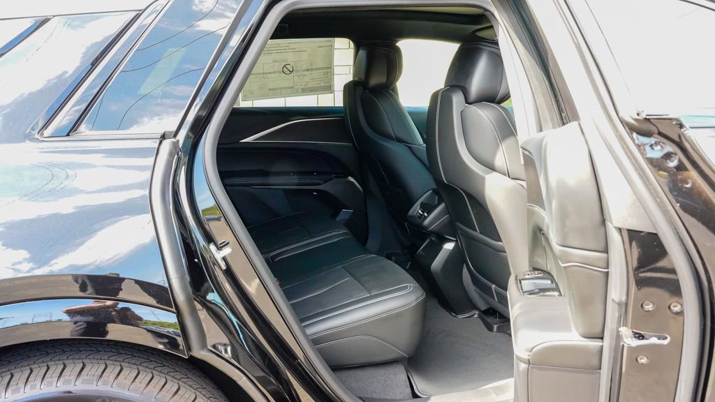 New 2026 Cadillac Lyriq Luxury w/ LPO, Floor Liner Package image 10