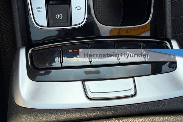 Used 2024 Hyundai Santa Cruz SEL image 18