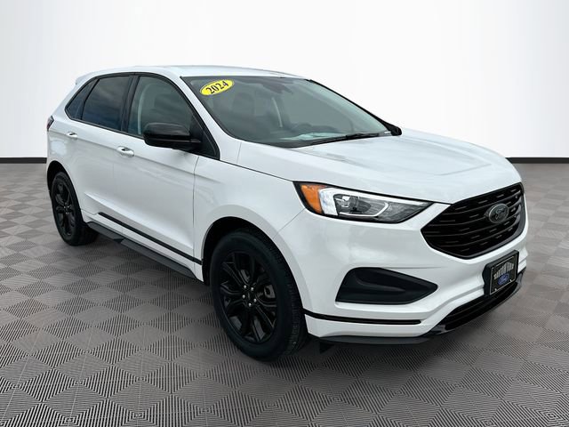 Used 2024 Ford Edge SE w/ Black Appearance Package image 4