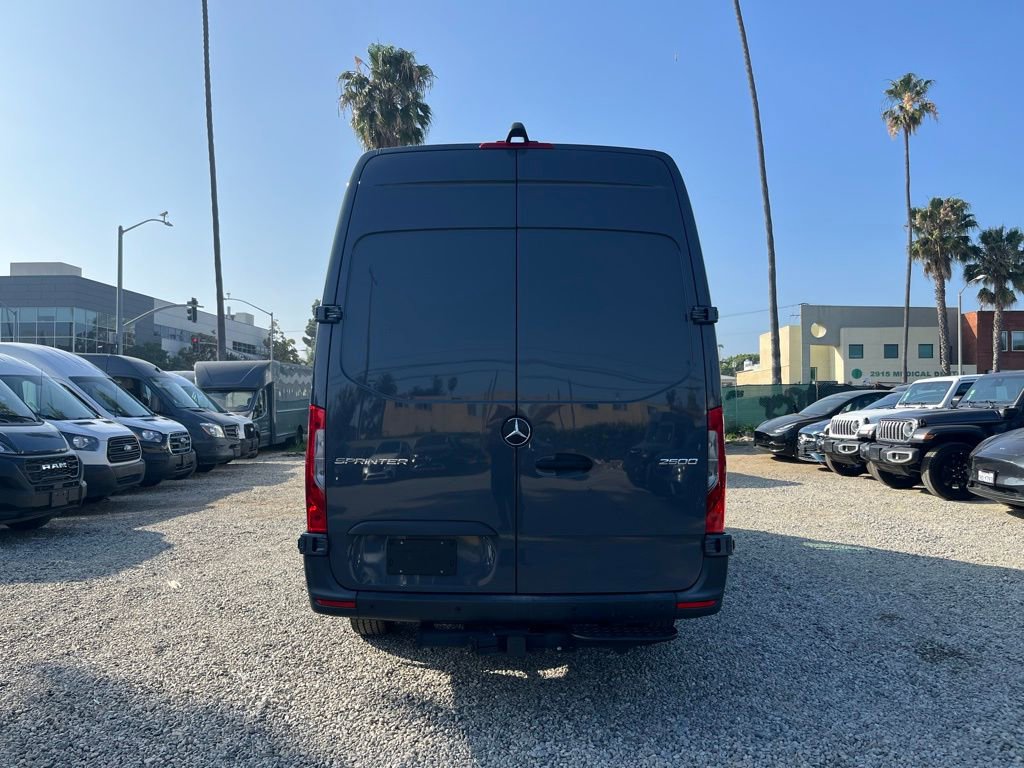 Used 2024 Mercedes-Benz Sprinter 2500 image 7